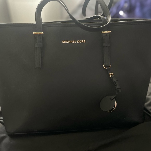 Michael Kors Large Tote - Picture 1 of 6